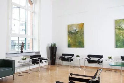 Praxis Dr. Entezami, Klinik am Pelikanplatz, Fachklinik für Brust-OP in Hannover