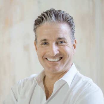 Dr. med. Aschkan Entezami, Facharzt für Plastische und Ästhetische Chirurgie